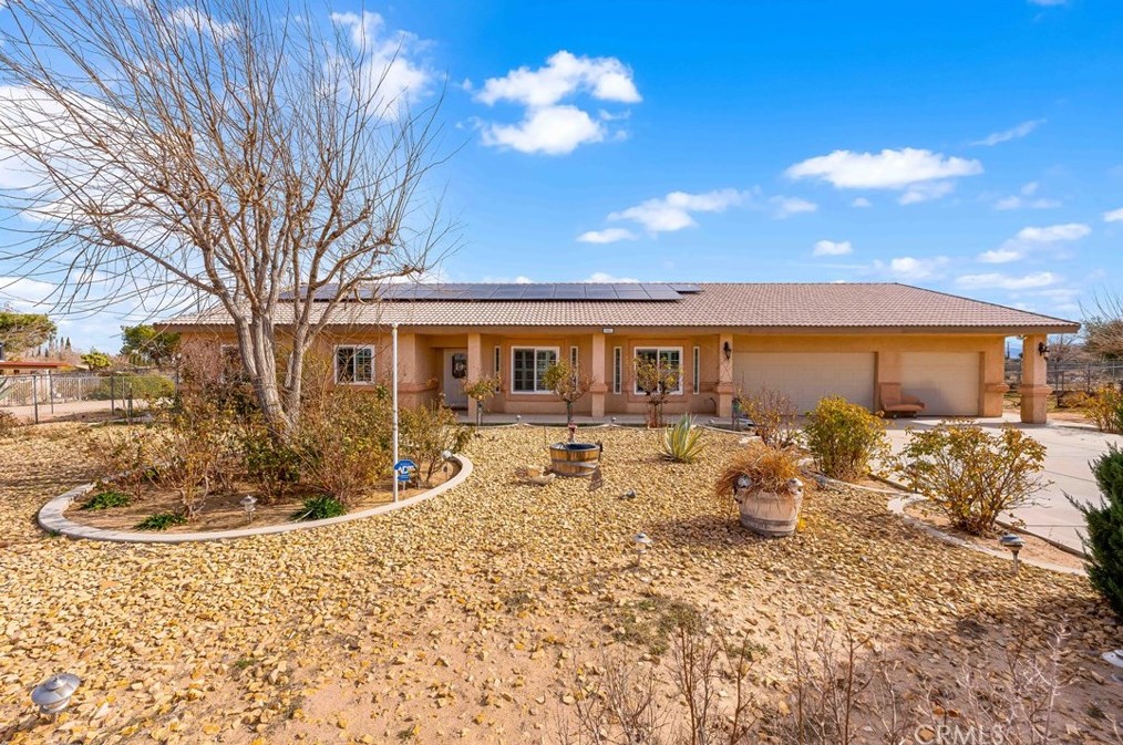 9081 Pinon Ave, Hesperia CA  92345-3773 exterior