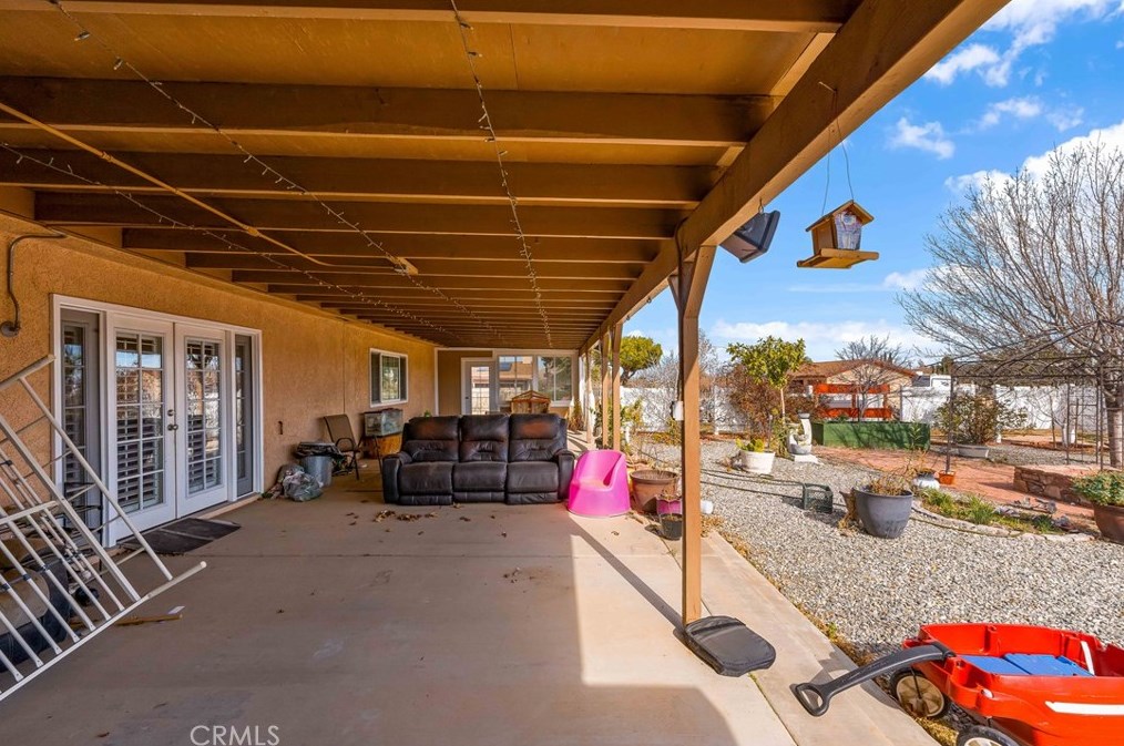 9081 Pinon Ave, Hesperia CA  92345-3773 exterior