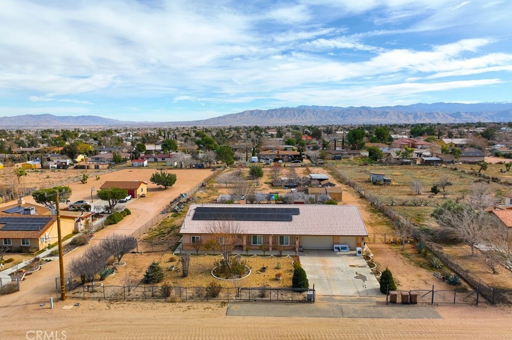 9081 Pinon Ave, Hesperia CA  92345-3773 exterior