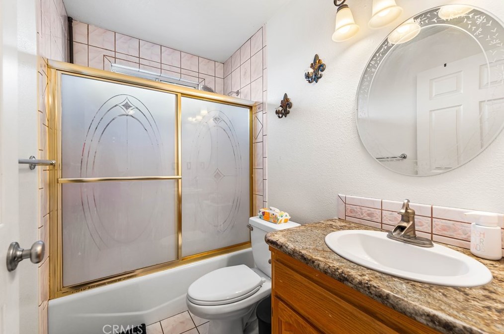 9081 Pinon Ave, Hesperia CA  92345-3773 exterior