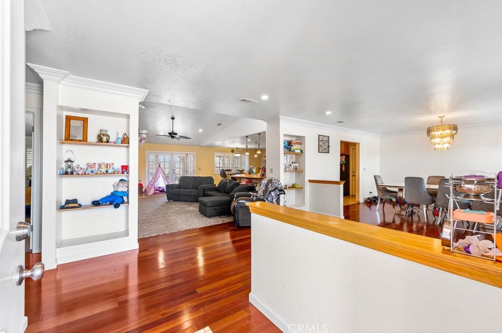 9081 Pinon Ave, Hesperia CA  92345-3773 exterior