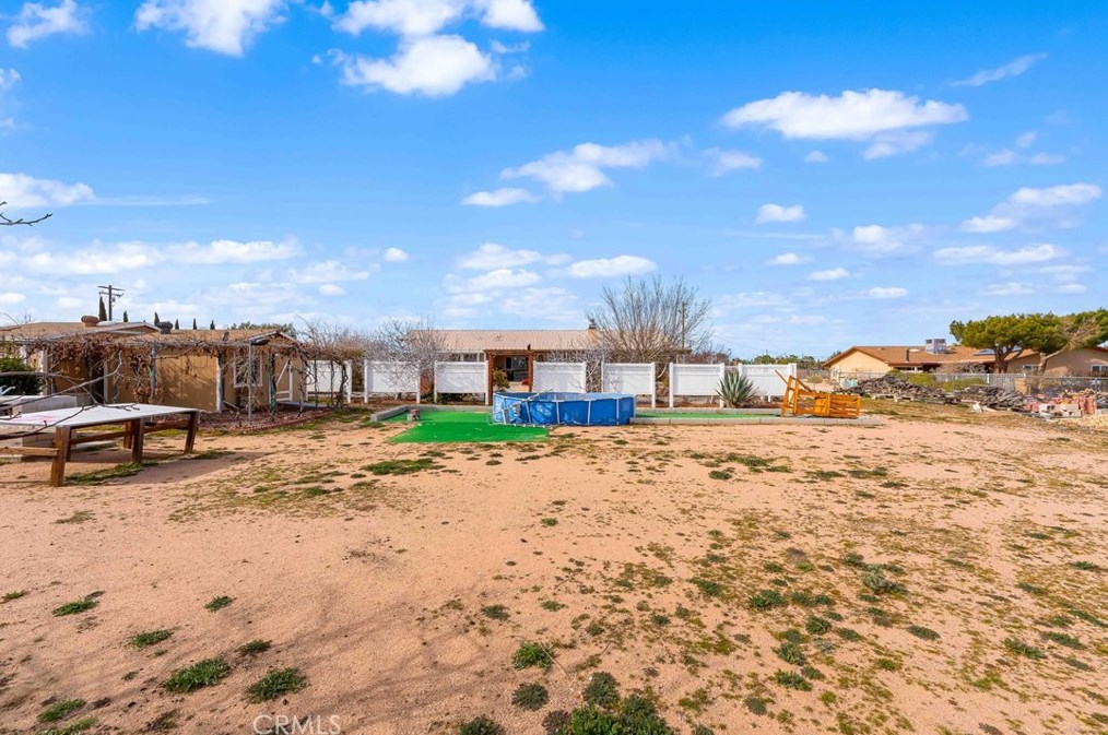 9081 Pinon Ave, Hesperia CA  92345-3773 exterior