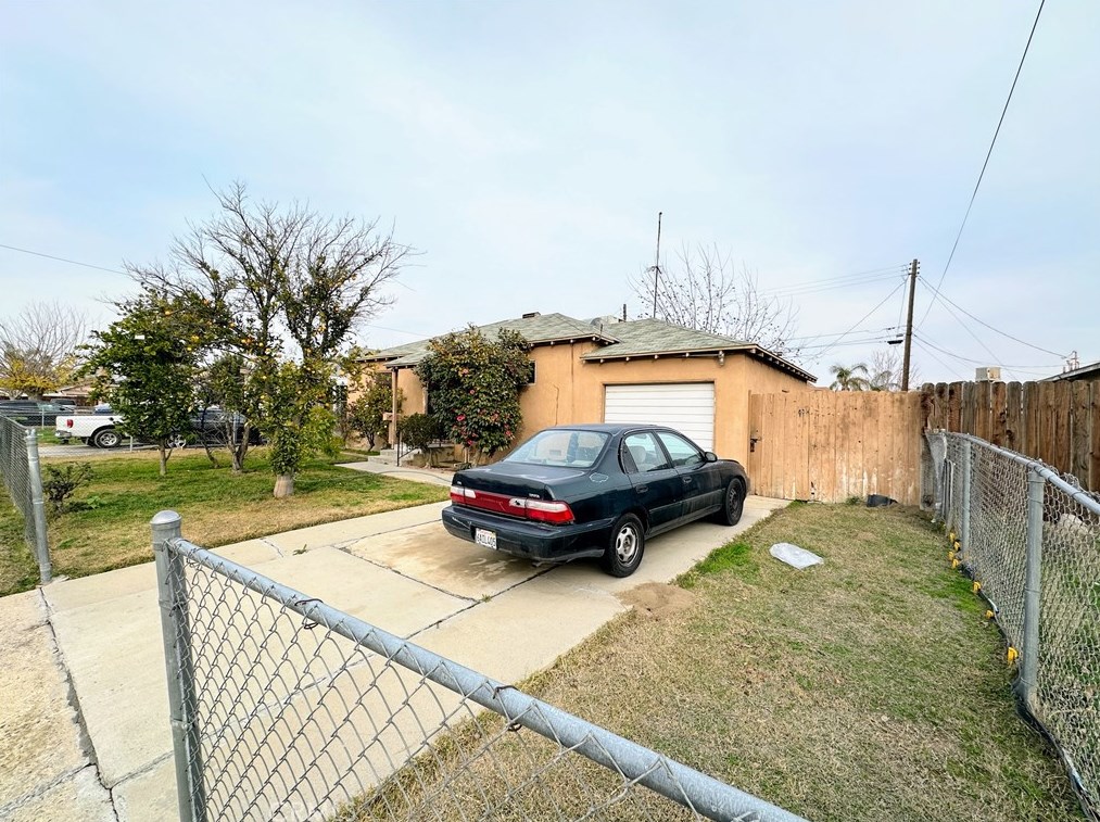 424 El Toro Dr, Bakersfield, CA 93304