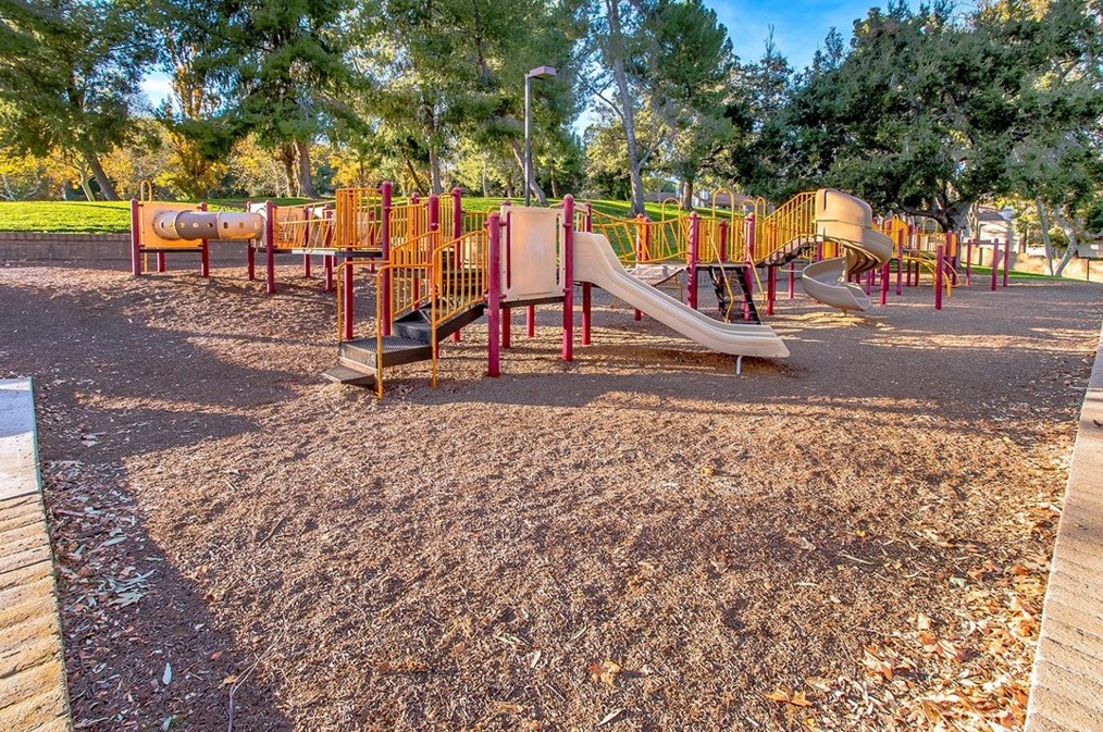 210 Estrellita Ln, Calabasas CA  91377-3717 exterior