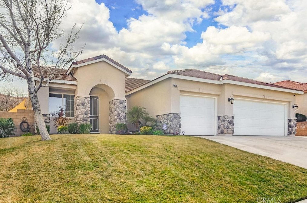 3958 Sunkist St, Palmdale, CA 93551-5248