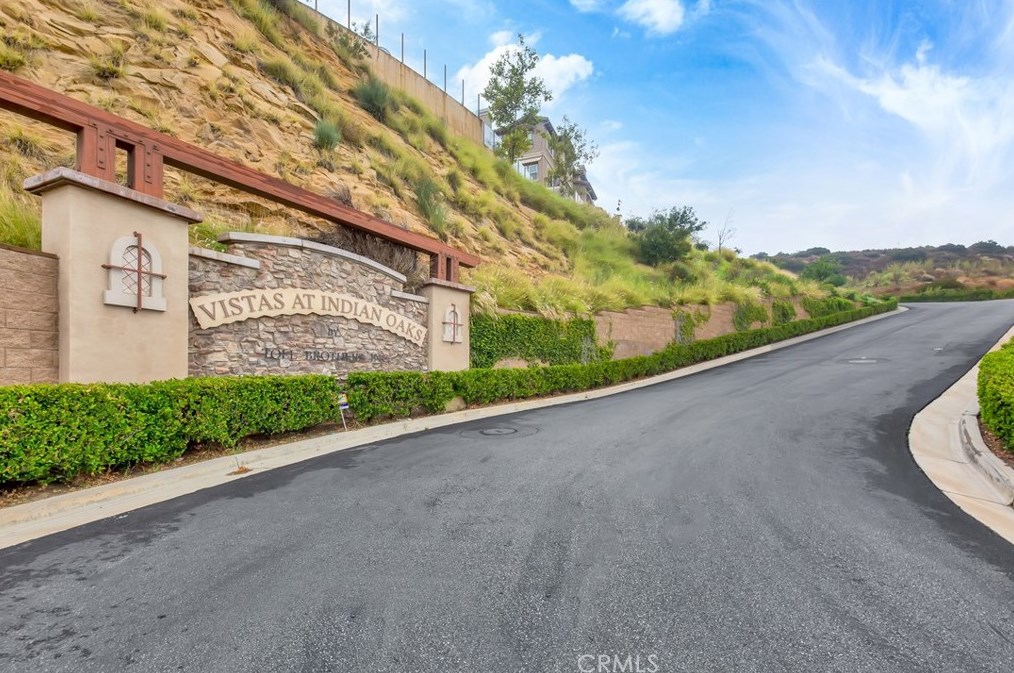 21937 Cortina Pl, Chatsworth, CA 91311-2845