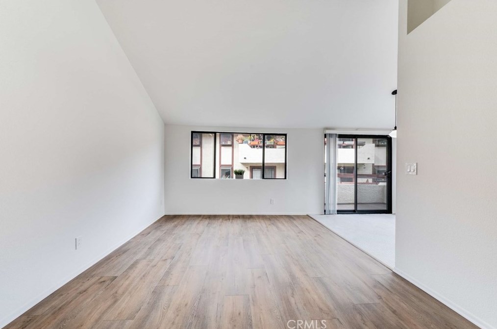 27955 Sarabande Ln #220, Santa Clarita, CA 91387