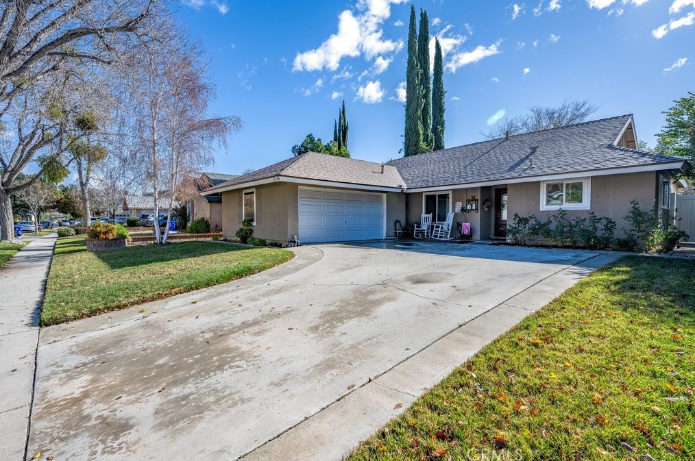 21212 Altena Dr, Santa Clarita, CA 91350