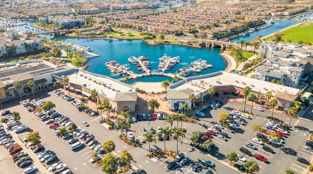 4018 Tradewinds Dr, Oxnard CA  93035-0014 exterior