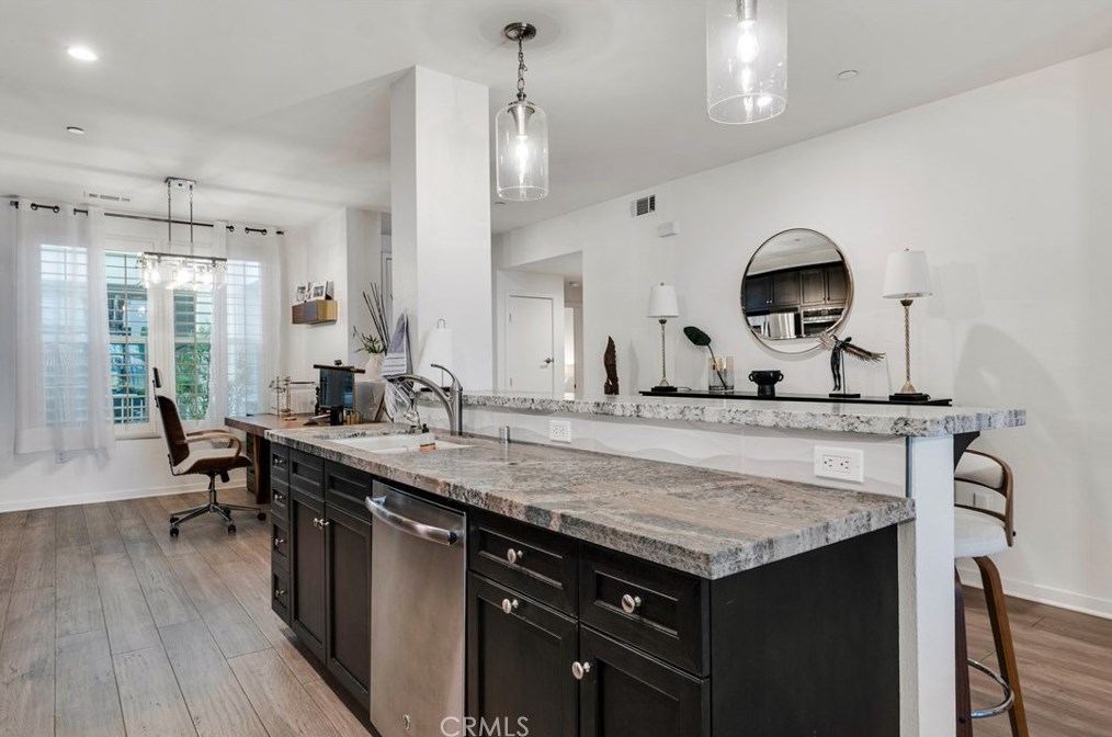 4018 Tradewinds Dr, Oxnard CA  93035-0014 exterior