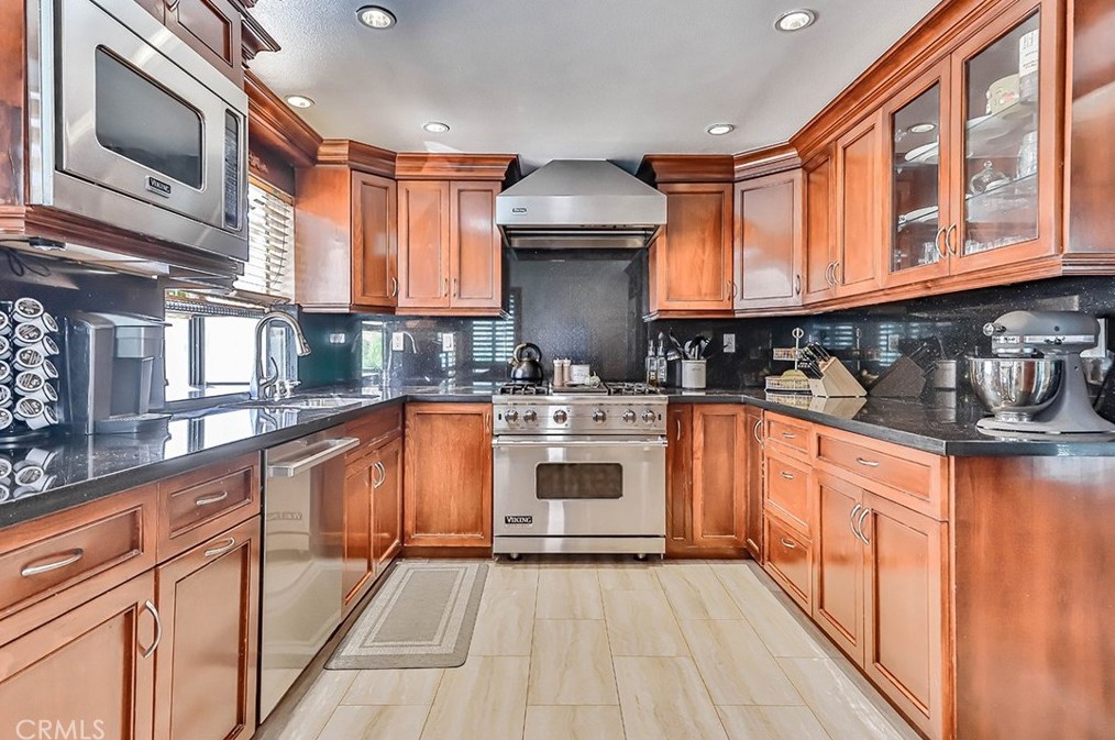 26316 W Plata Ln, Calabasas, CA 91302