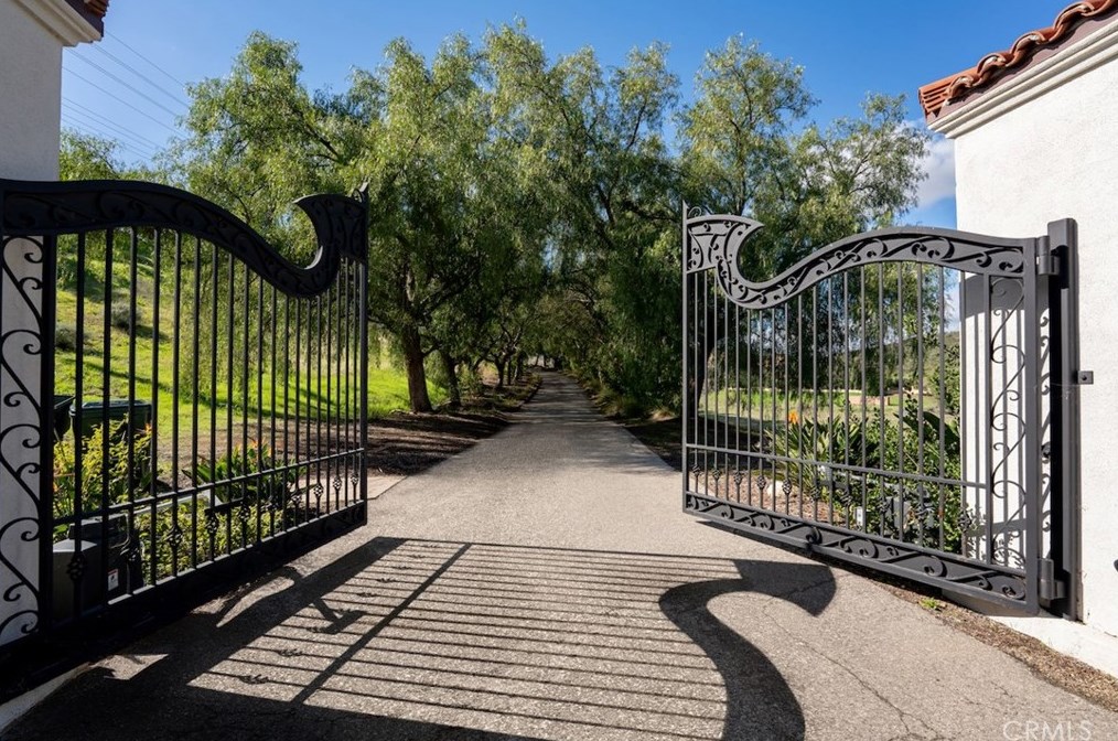 13248 Nightsky Dr, Camarillo CA  93012-9266 exterior