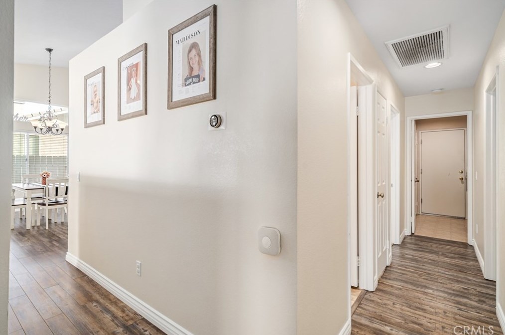 38437 Cougar Pass, Palmdale CA  93551-5017 exterior