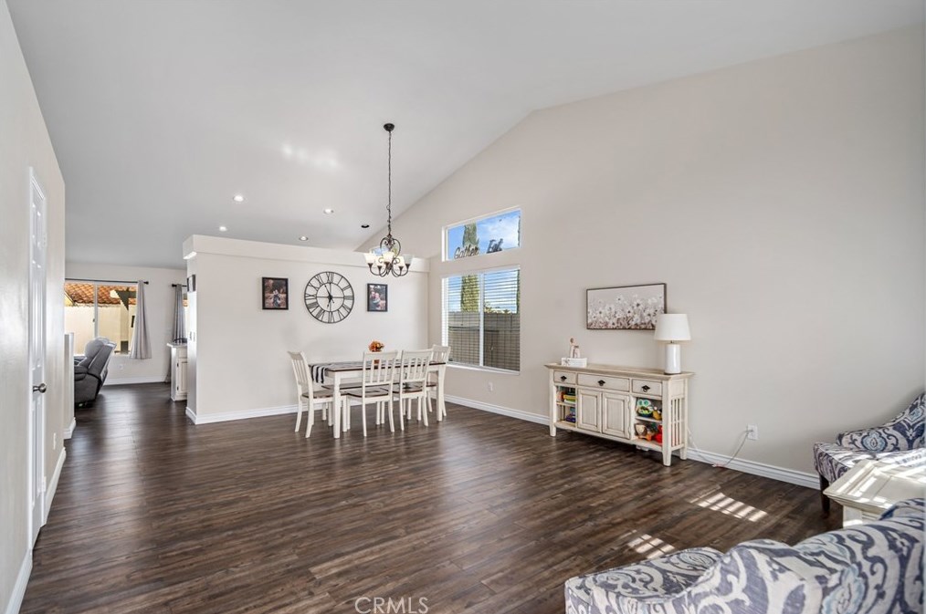38437 Cougar Pass, Palmdale CA  93551-5017 exterior