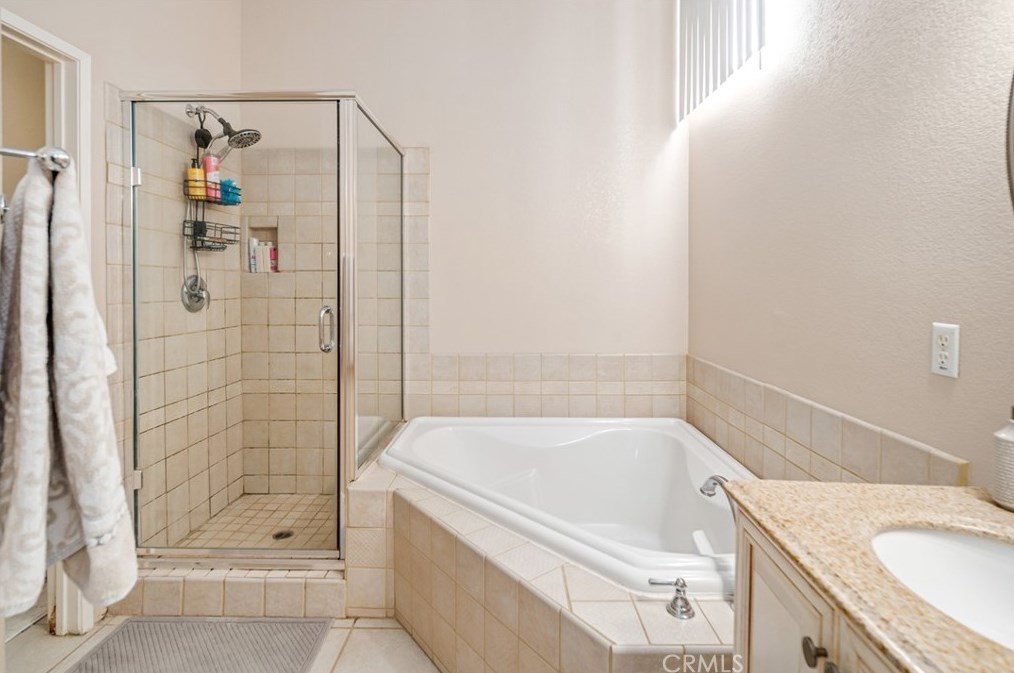 38437 Cougar Pass, Palmdale CA  93551-5017 exterior