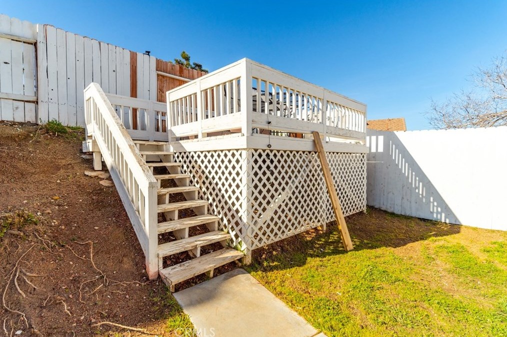 38437 Cougar Pass, Palmdale CA  93551-5017 exterior