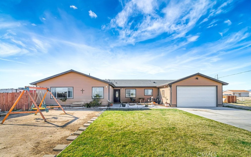 47867 80th St, Lancaster, CA 93536-8736