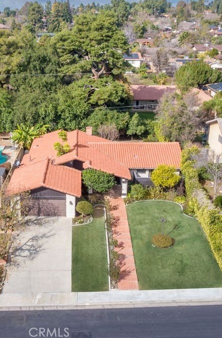 5720 Medio Luna Ave, Bakersfield, CA 93306-3726