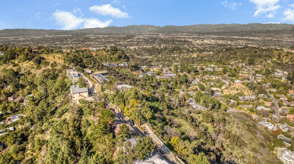 8600 Skyline Dr, Los Angeles CA  90046-1420 exterior