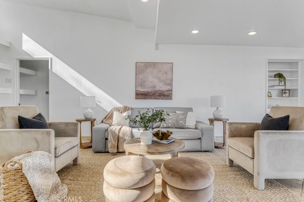 8600 Skyline Dr, Los Angeles CA  90046-1420 exterior