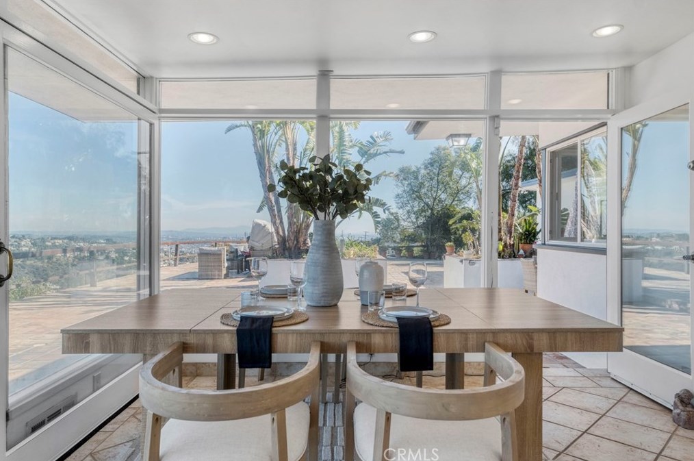 8600 Skyline Dr, Los Angeles CA  90046-1420 exterior