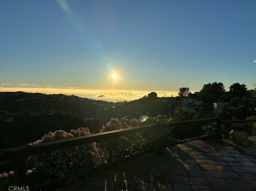 8600 Skyline Dr, Los Angeles CA  90046-1420 exterior