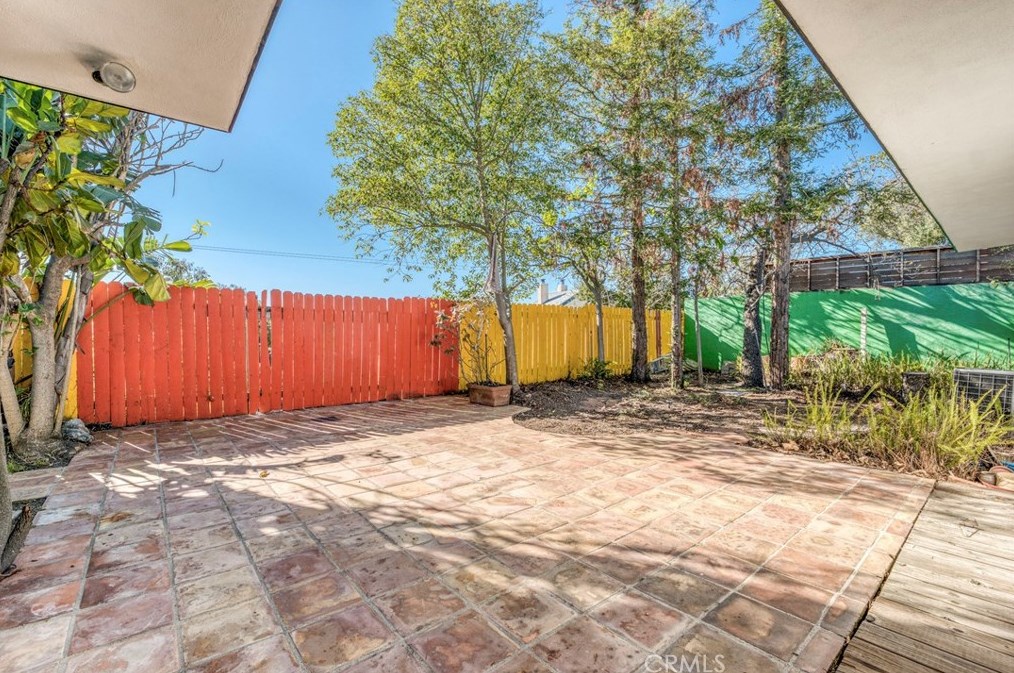 8600 Skyline Dr, Los Angeles CA  90046-1420 exterior