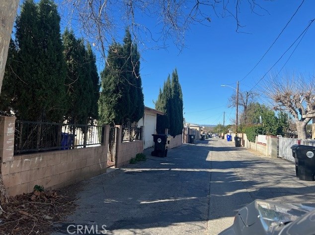 24036 Arch St, Santa Clarita, CA 91321-3041