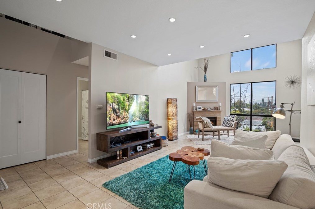 13331 Moorpark St #328, Van Nuys, CA 91423