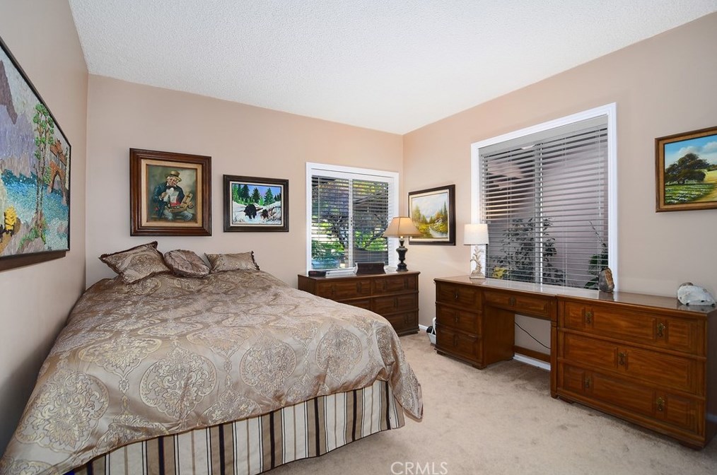 19730 Greenbriar Dr, Los Angeles CA  91356-5427 exterior