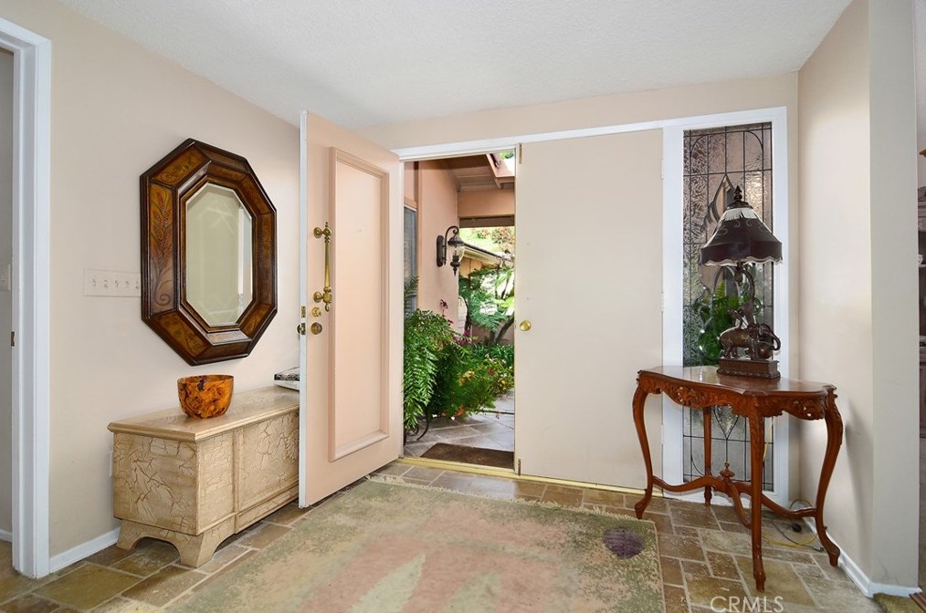 19730 Greenbriar Dr, Los Angeles CA  91356-5427 exterior