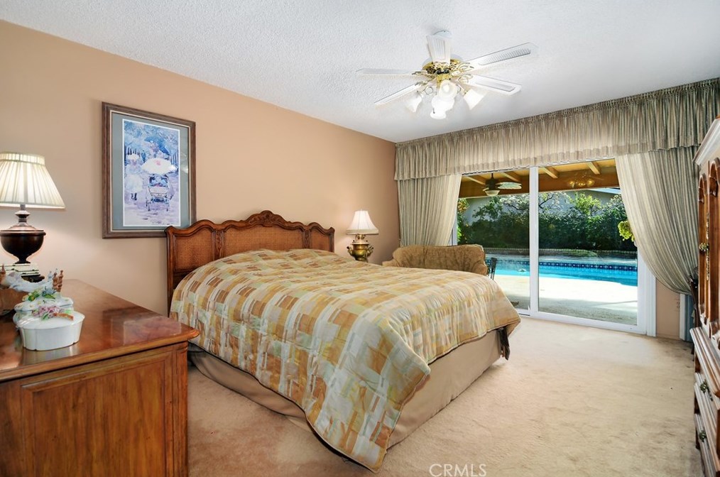 19730 Greenbriar Dr, Los Angeles CA  91356-5427 exterior