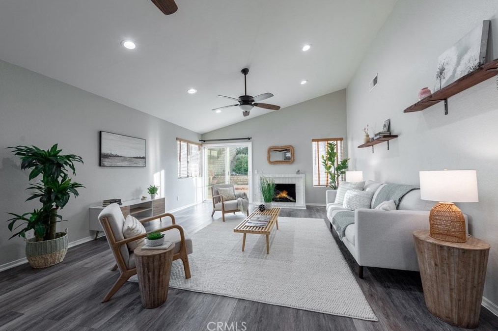 23128 Calvello Dr, Santa Clarita CA  91354-1360 exterior