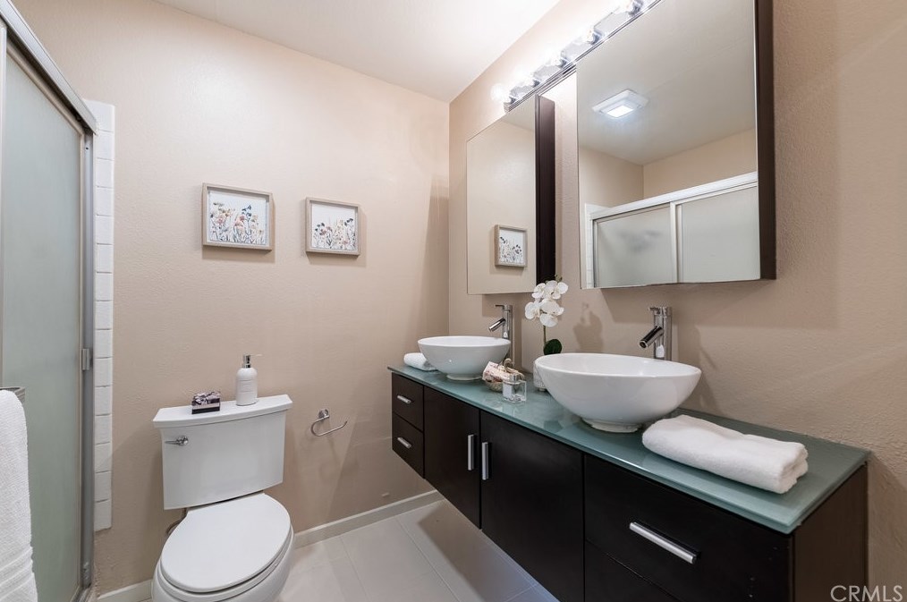 23128 Calvello Dr, Santa Clarita CA  91354-1360 exterior