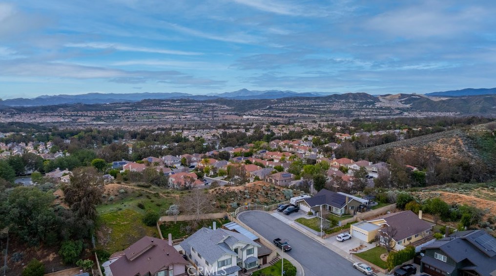 23128 Calvello Dr, Santa Clarita CA  91354-1360 exterior