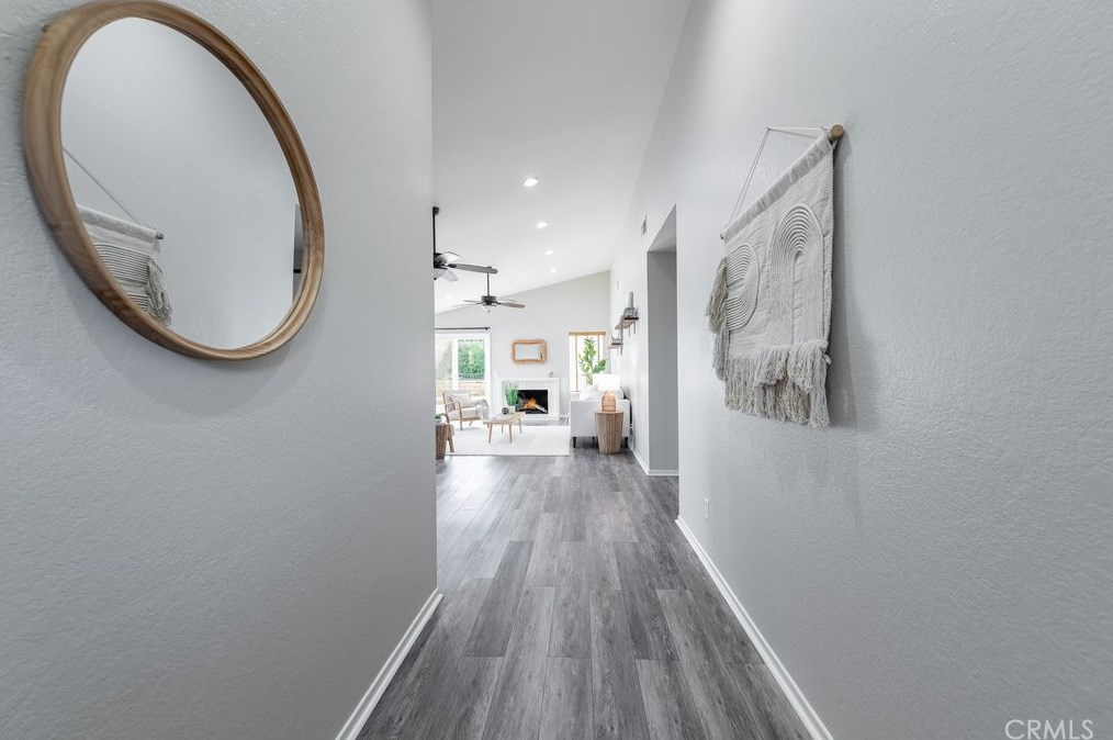 23128 Calvello Dr, Santa Clarita CA  91354-1360 exterior