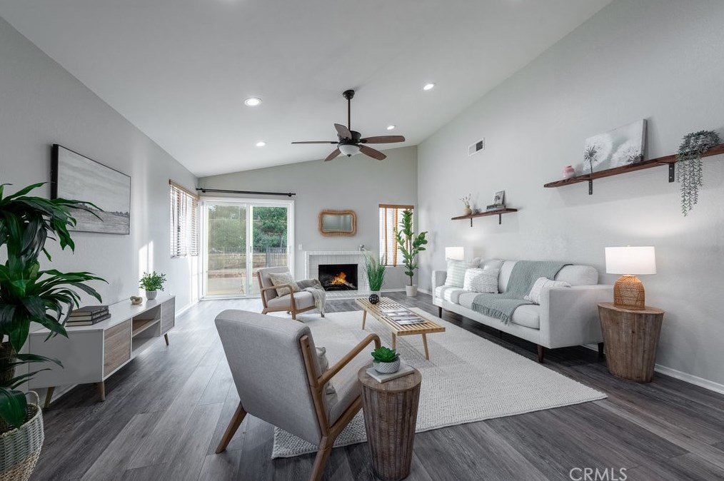 23128 Calvello Dr, Santa Clarita CA  91354-1360 exterior