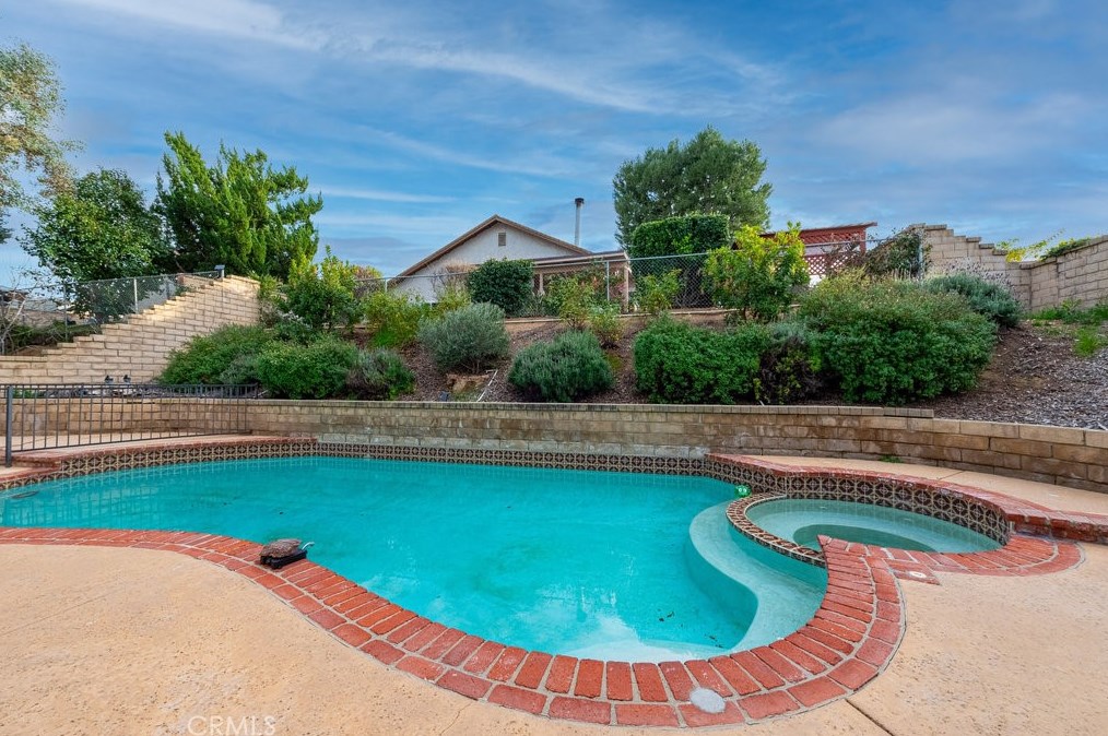 23128 Calvello Dr, Santa Clarita CA  91354-1360 exterior