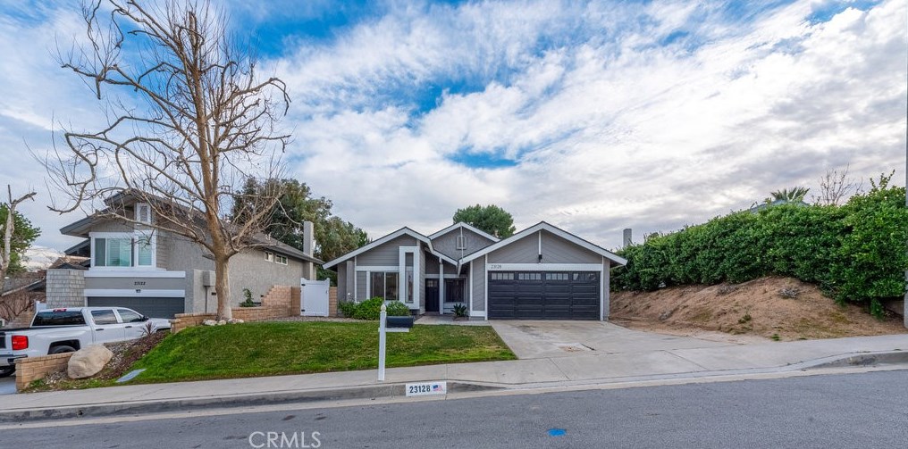 23128 Calvello Dr, Santa Clarita CA  91354-1360 exterior