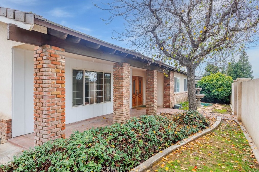 7301 Olive Dr, Bakersfield, CA 93308-3738