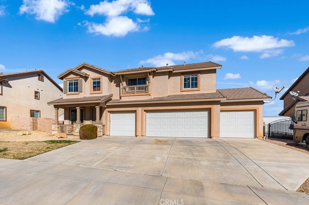 7523 Ridge View Dr, Lancaster, CA 93536