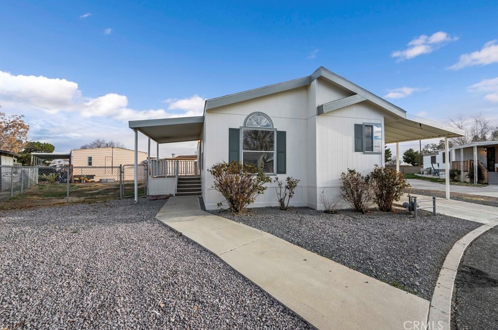 2005 Westerly Dr, Tropico Village, CA 93560-6107