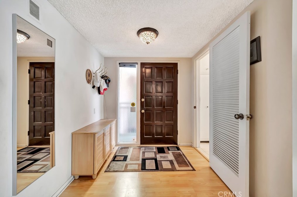 5301 Balboa Blvd #j6, Van Nuys, CA 91316