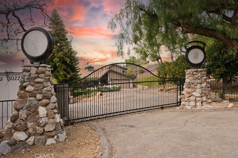 1255 Hilltop Rd, Simi Valley, CA 93063