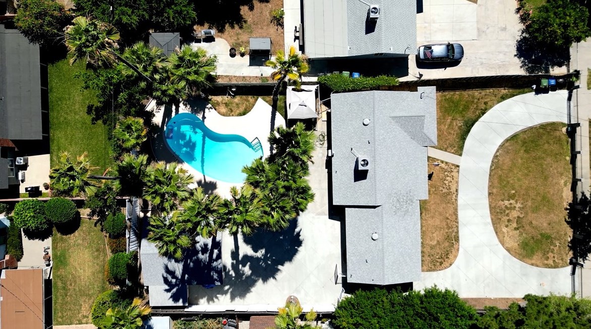 18635 Lanark St, Los Angeles CA  91335-1234 exterior