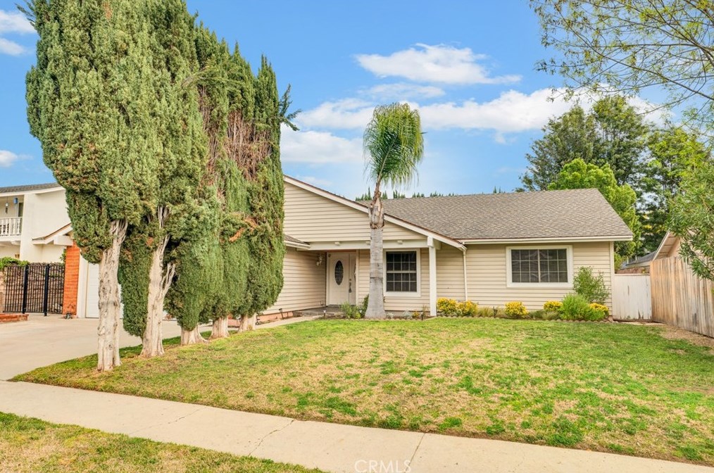 68 Oakleaf Ave, Calabasas, CA 91377-1243