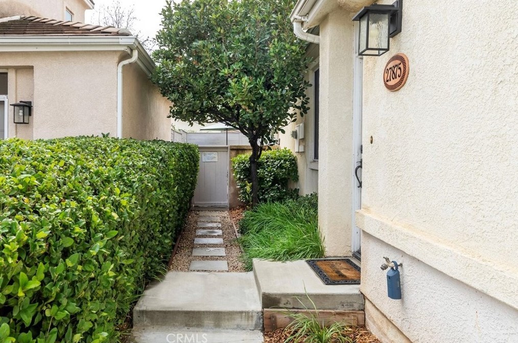 27875 Skycrest Circle #26, Santa Clarita, CA 91354
