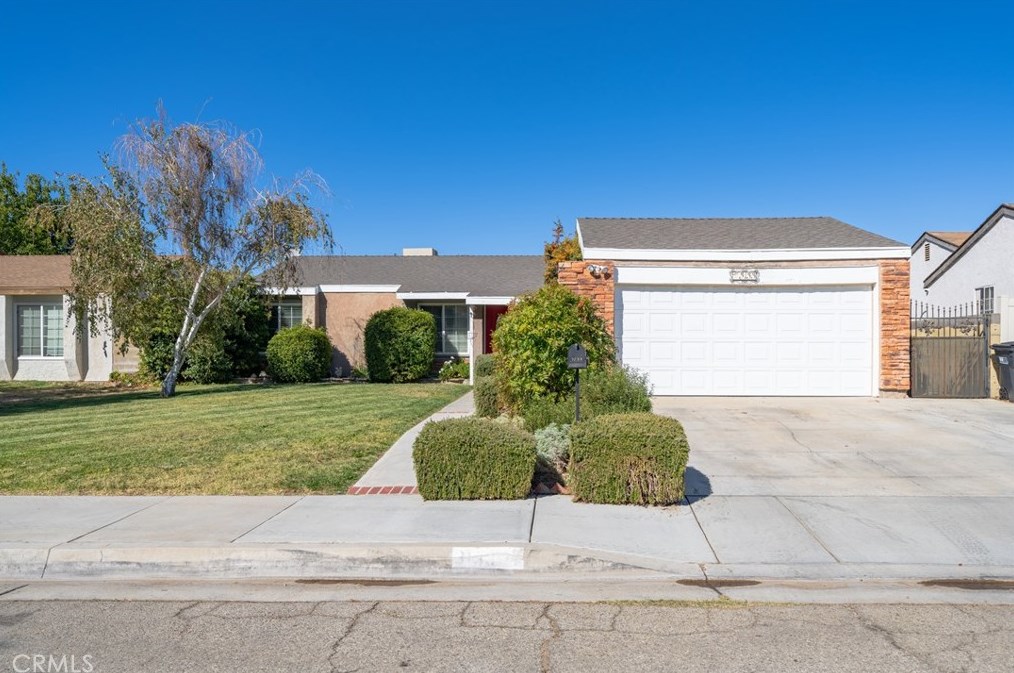 3133 Larwood Dr, Lancaster, CA 93536-4737