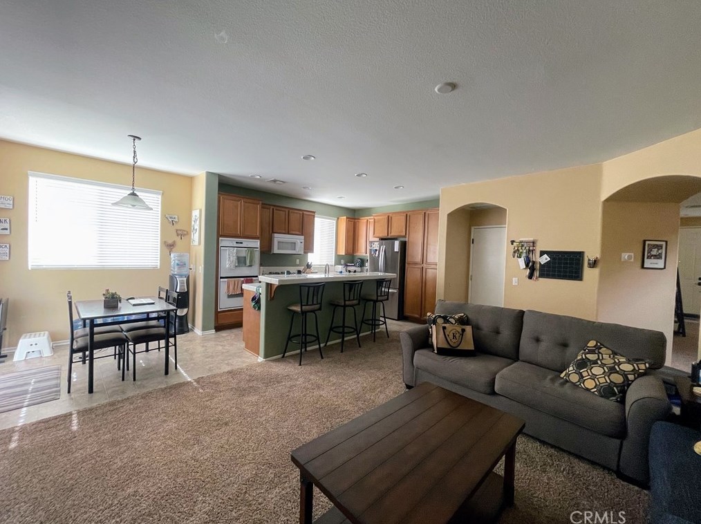 43760 58th St, Lancaster CA  93536-7153 exterior