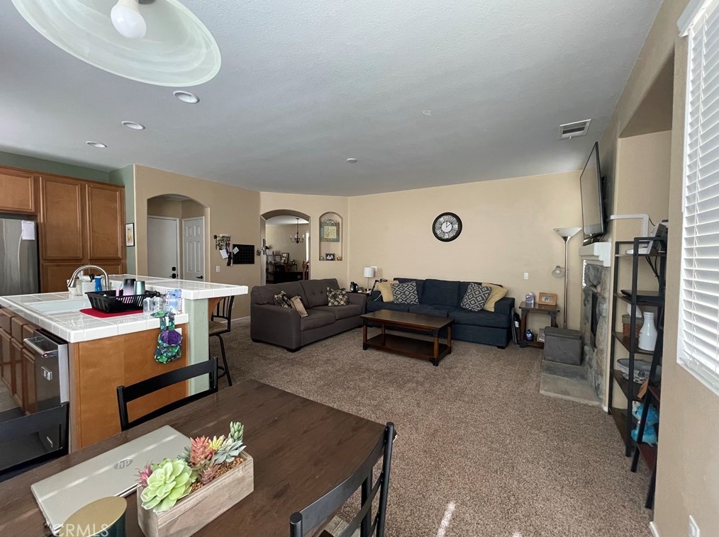 43760 58th St, Lancaster CA  93536-7153 exterior